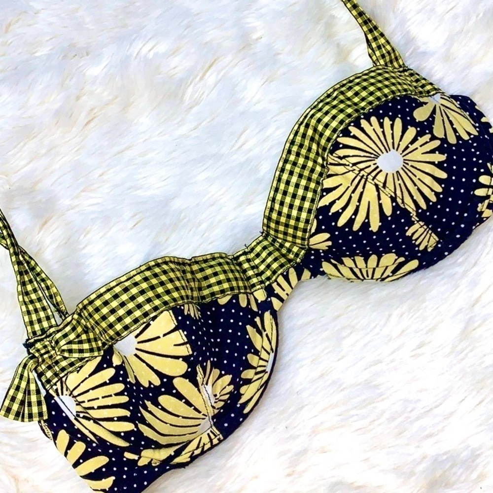 Victoria’s Secret Gingham Daisy Balconet Bra